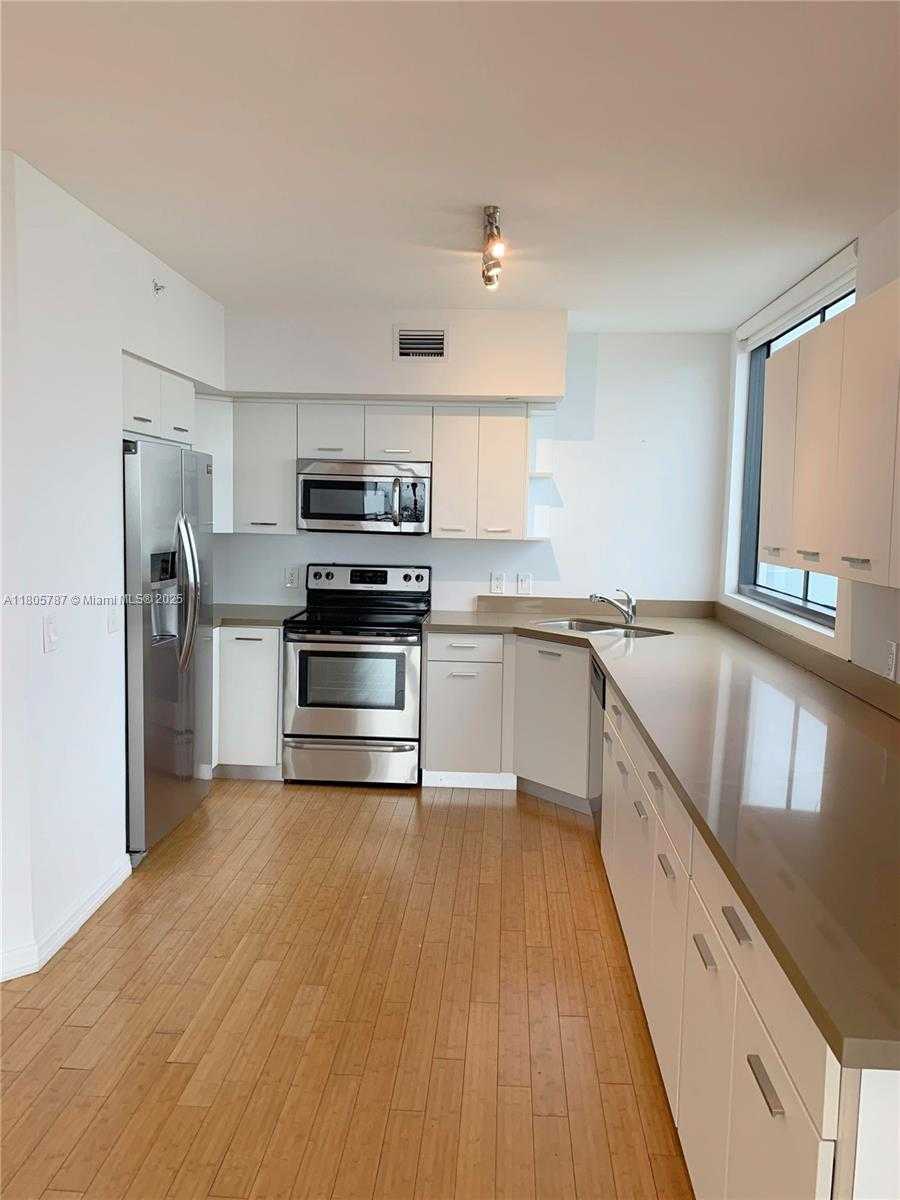 Small Image of 1330 WEST AVE #2207, Miami Beach Number 6