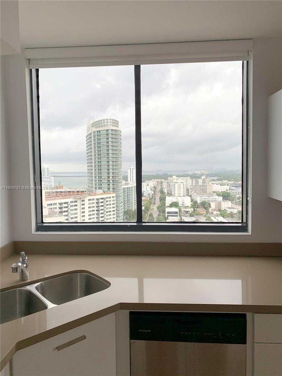 Small Image of 1330 WEST AVE #2207, Miami Beach Number 7