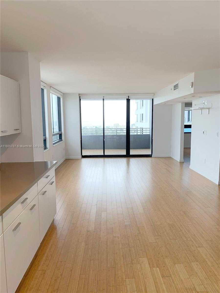 Small Image of 1330 WEST AVE #2207, Miami Beach Number 8