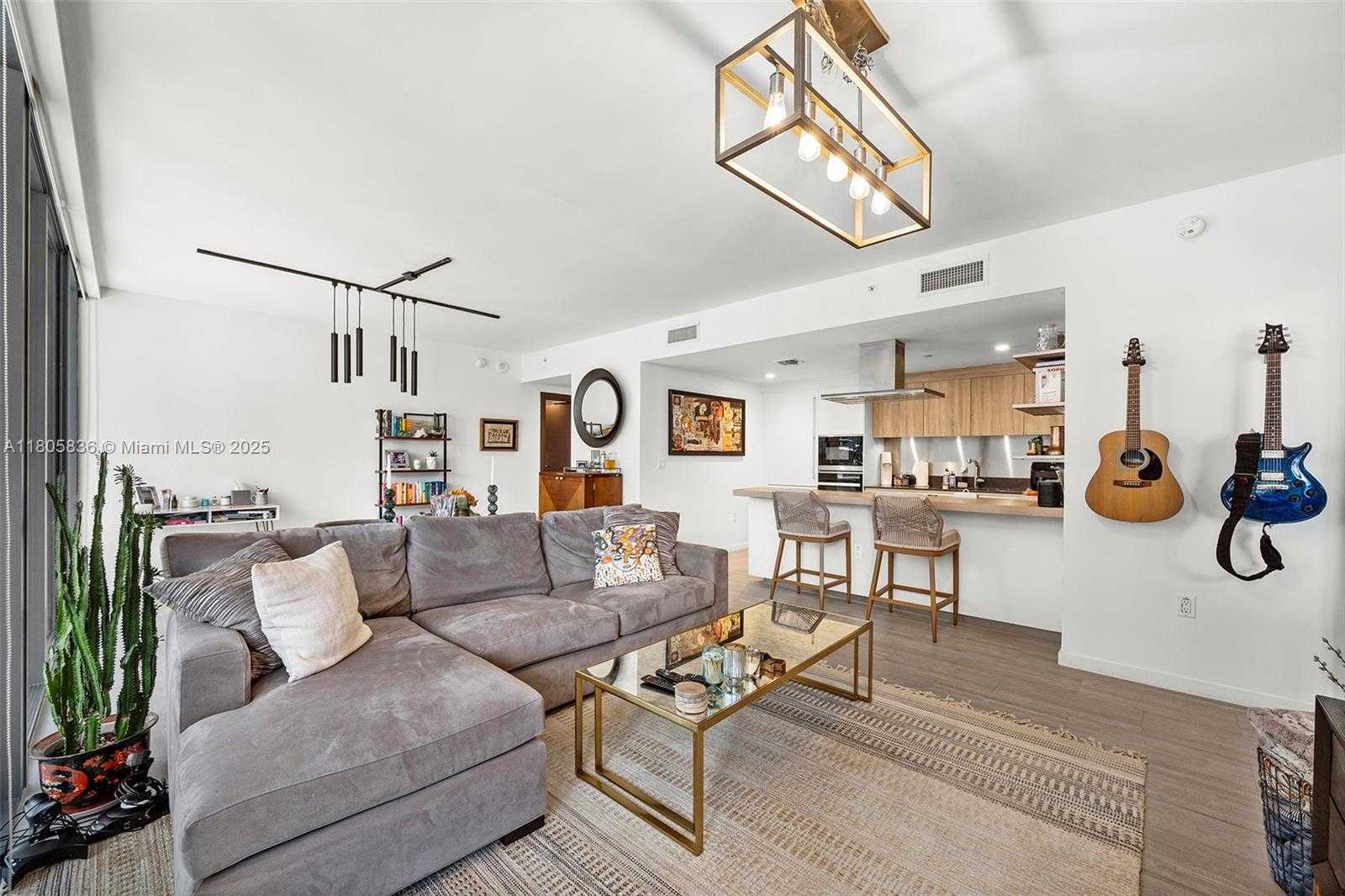 Small Image of 1000 BRICKELL PLAZA #2709, Miami Number 11