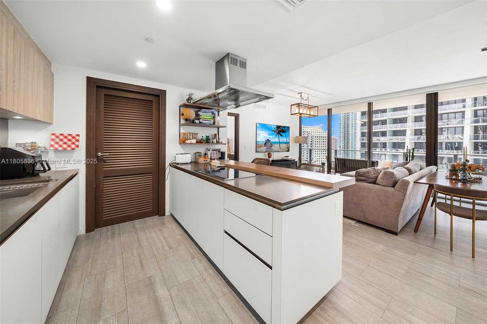 Small Image of 1000 BRICKELL PLAZA #2709, Miami Number 14