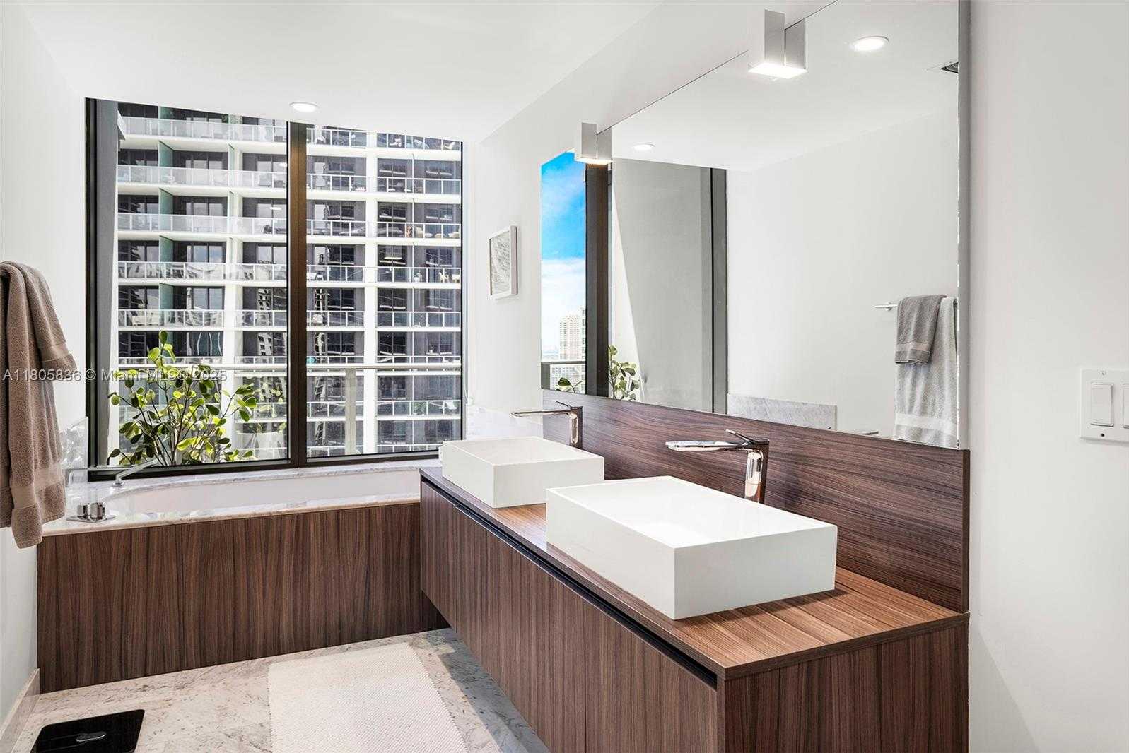 Small Image of 1000 BRICKELL PLAZA #2709, Miami Number 26