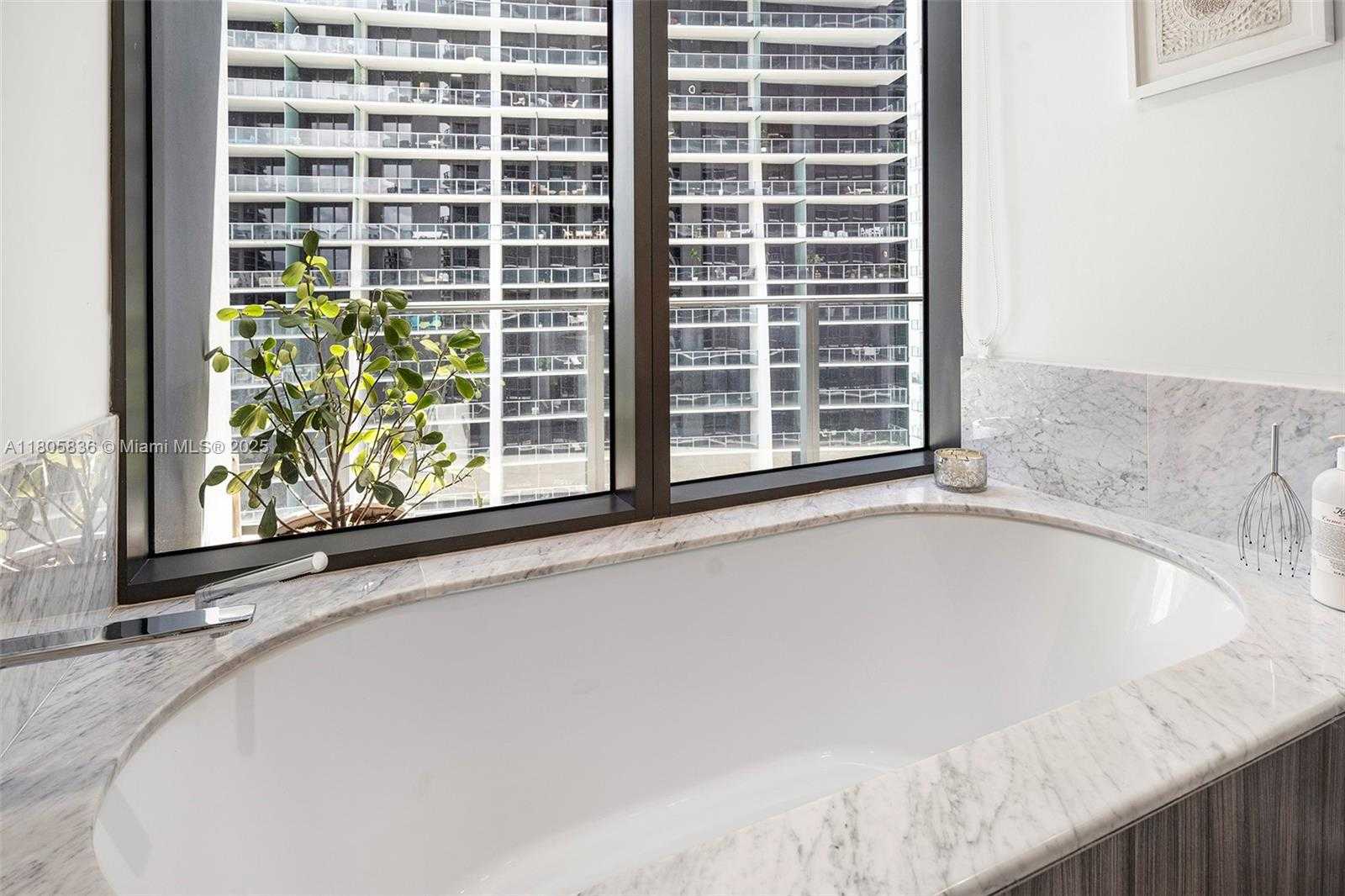 Small Image of 1000 BRICKELL PLAZA #2709, Miami Number 27