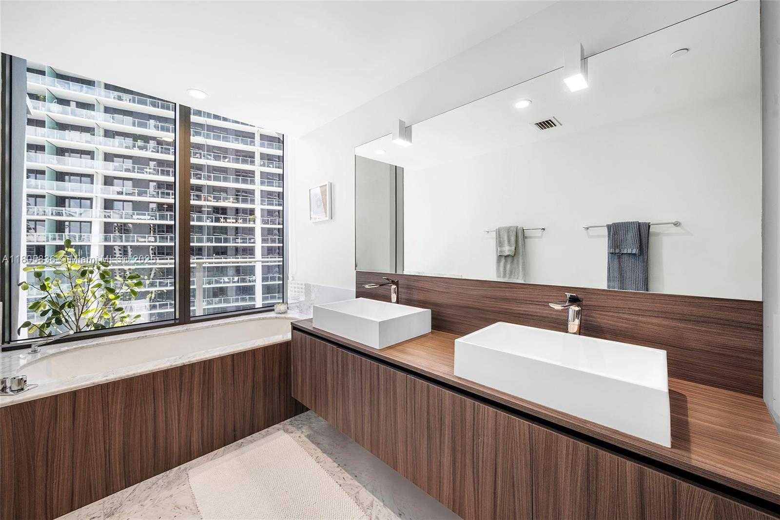 Small Image of 1000 BRICKELL PLAZA #2709, Miami Number 28