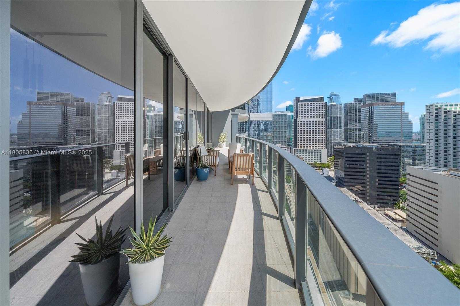 Small Image of 1000 BRICKELL PLAZA #2709, Miami Number 6