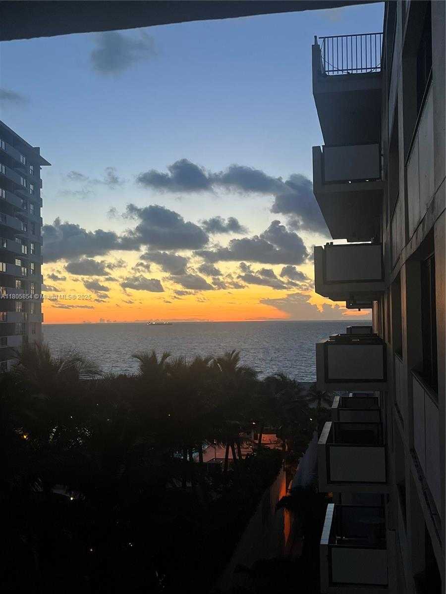 Small Image of 1621 COLLINS AVE #807, Miami Beach Number 11