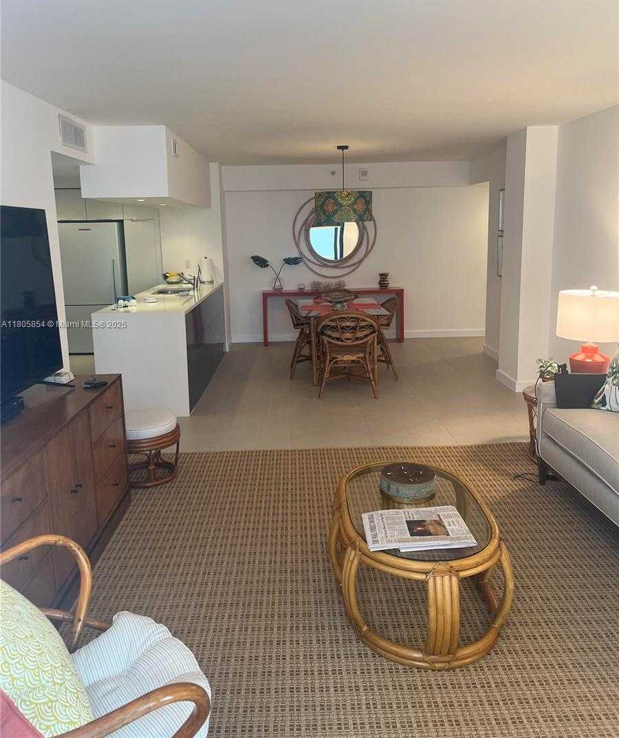 Small Image of 1621 COLLINS AVE #807, Miami Beach Number 3