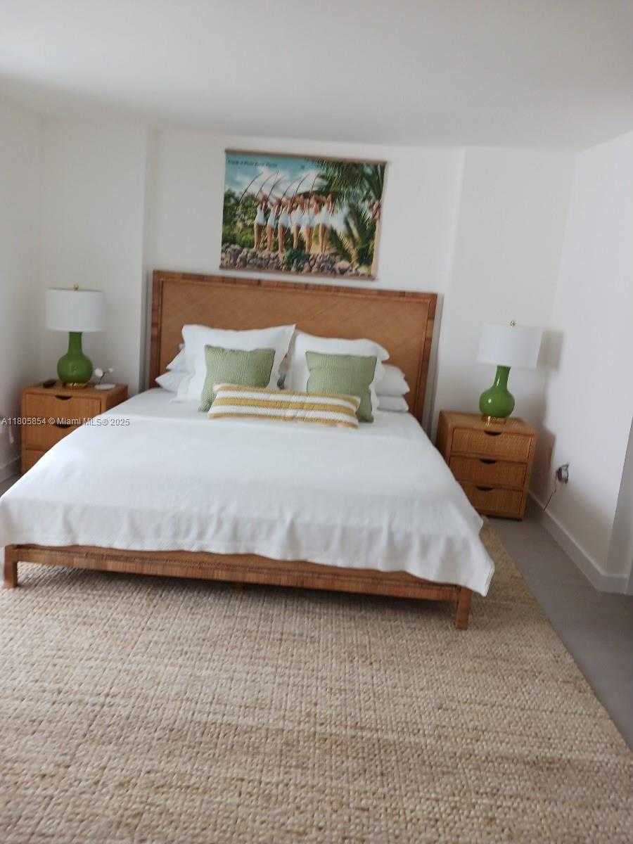 Small Image of 1621 COLLINS AVE #807, Miami Beach Number 5