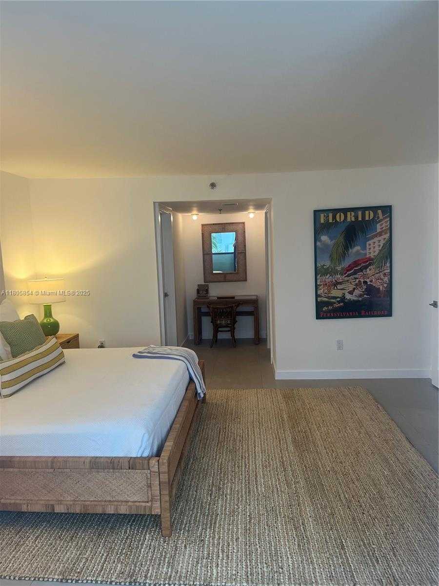 Small Image of 1621 COLLINS AVE #807, Miami Beach Number 6