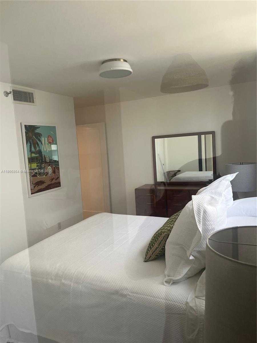 Small Image of 1621 COLLINS AVE #807, Miami Beach Number 7