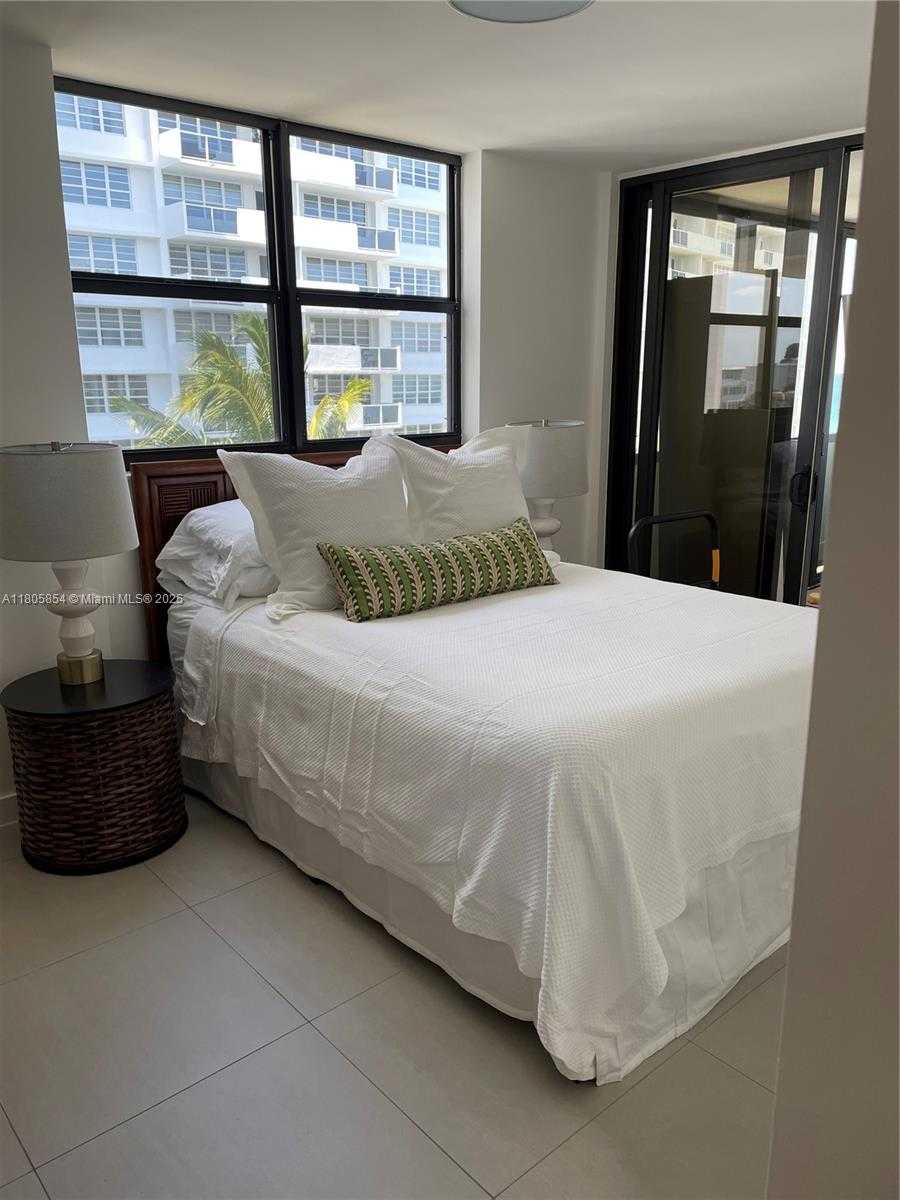 Small Image of 1621 COLLINS AVE #807, Miami Beach Number 8