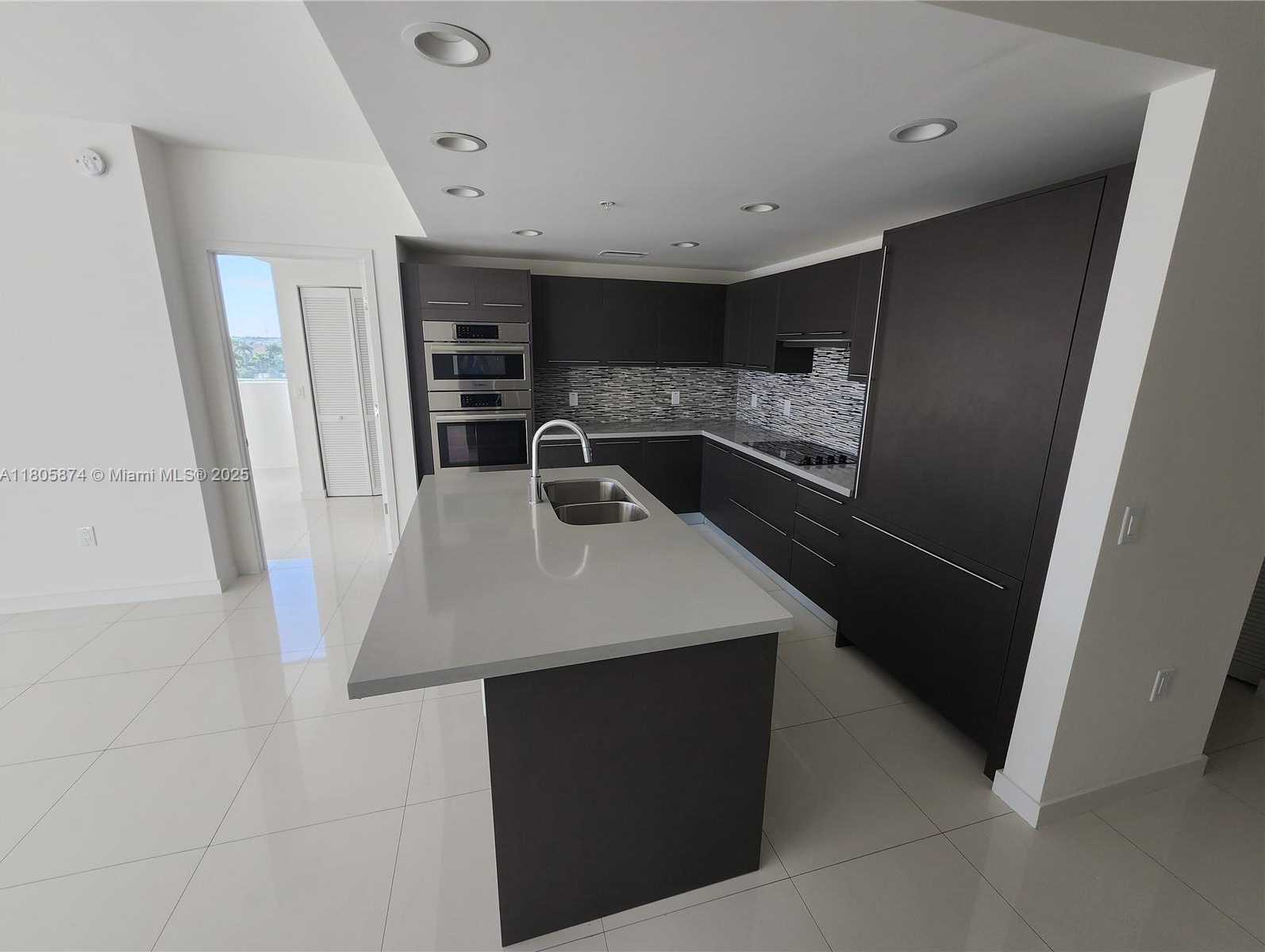 Small Image of 7661 NORTH WEST 107TH AVE #507, Doral Number 15