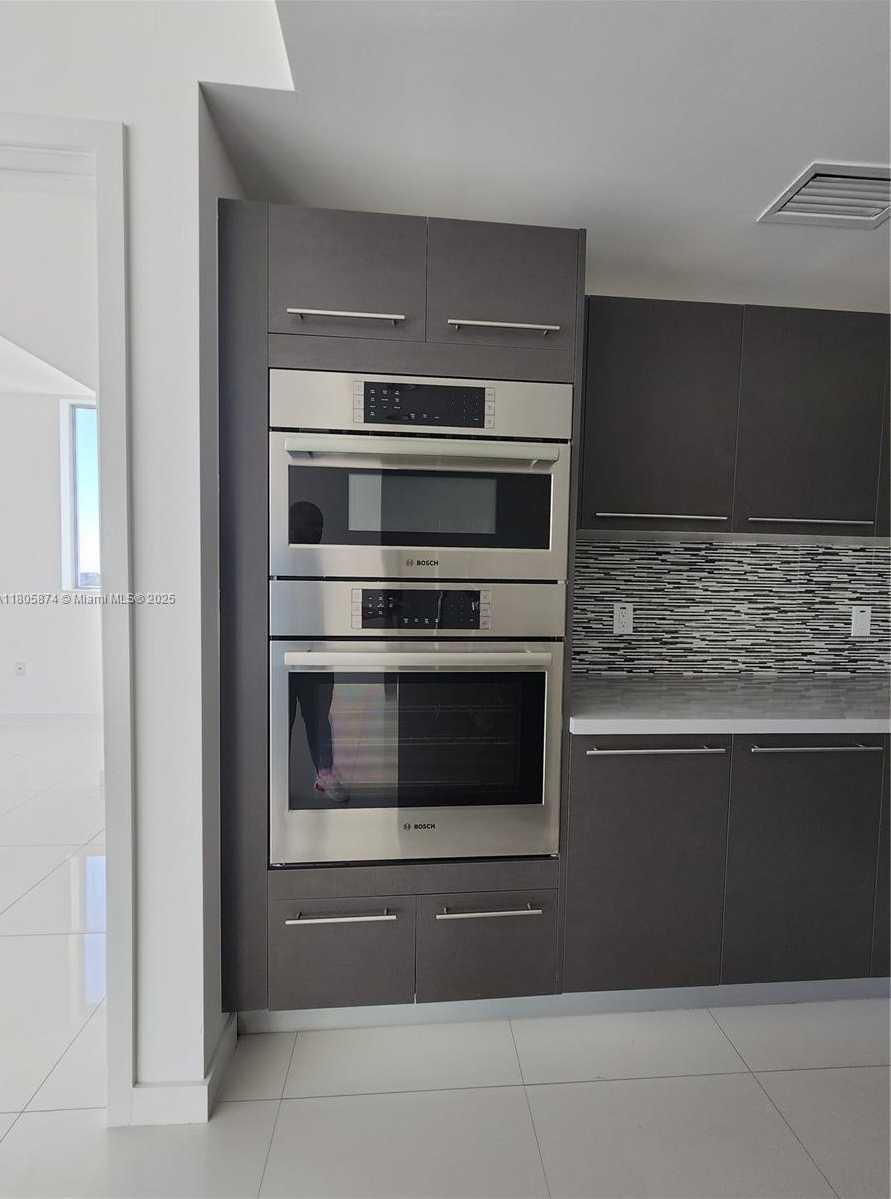 Small Image of 7661 NORTH WEST 107TH AVE #507, Doral Number 16