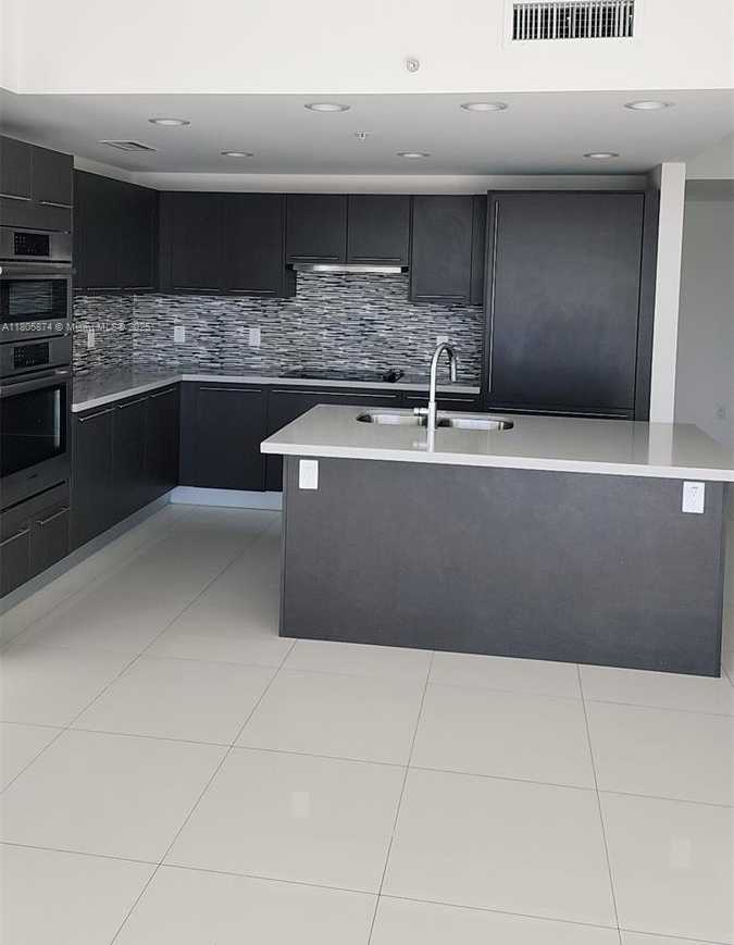 Small Image of 7661 NORTH WEST 107TH AVE #507, Doral Number 21