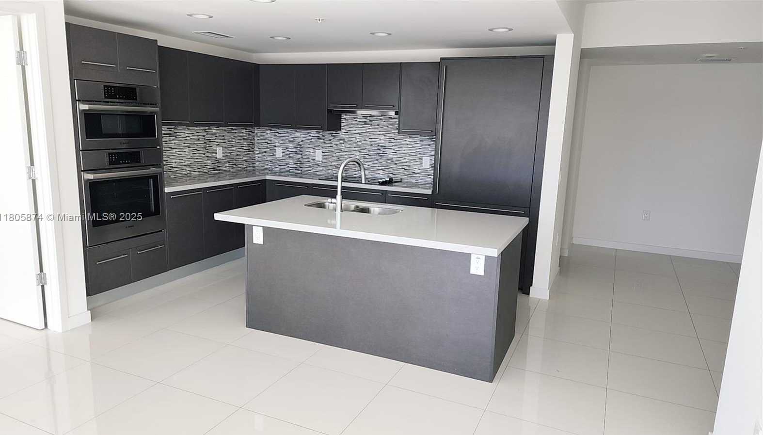 Small Image of 7661 NORTH WEST 107TH AVE #507, Doral Number 22
