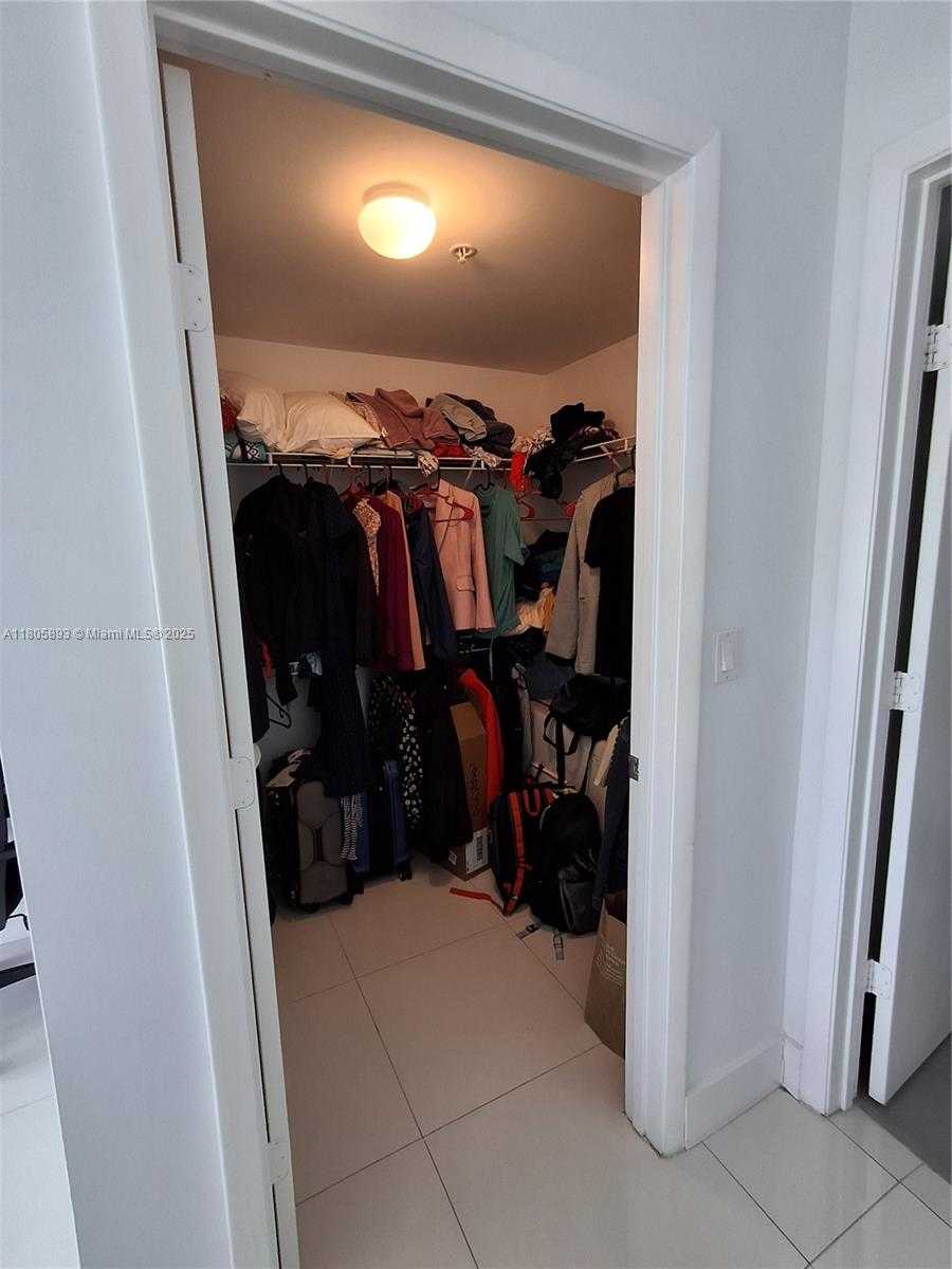 Small Image of 92 SOUTH WEST 3RD ST #3808, Miami Number 13