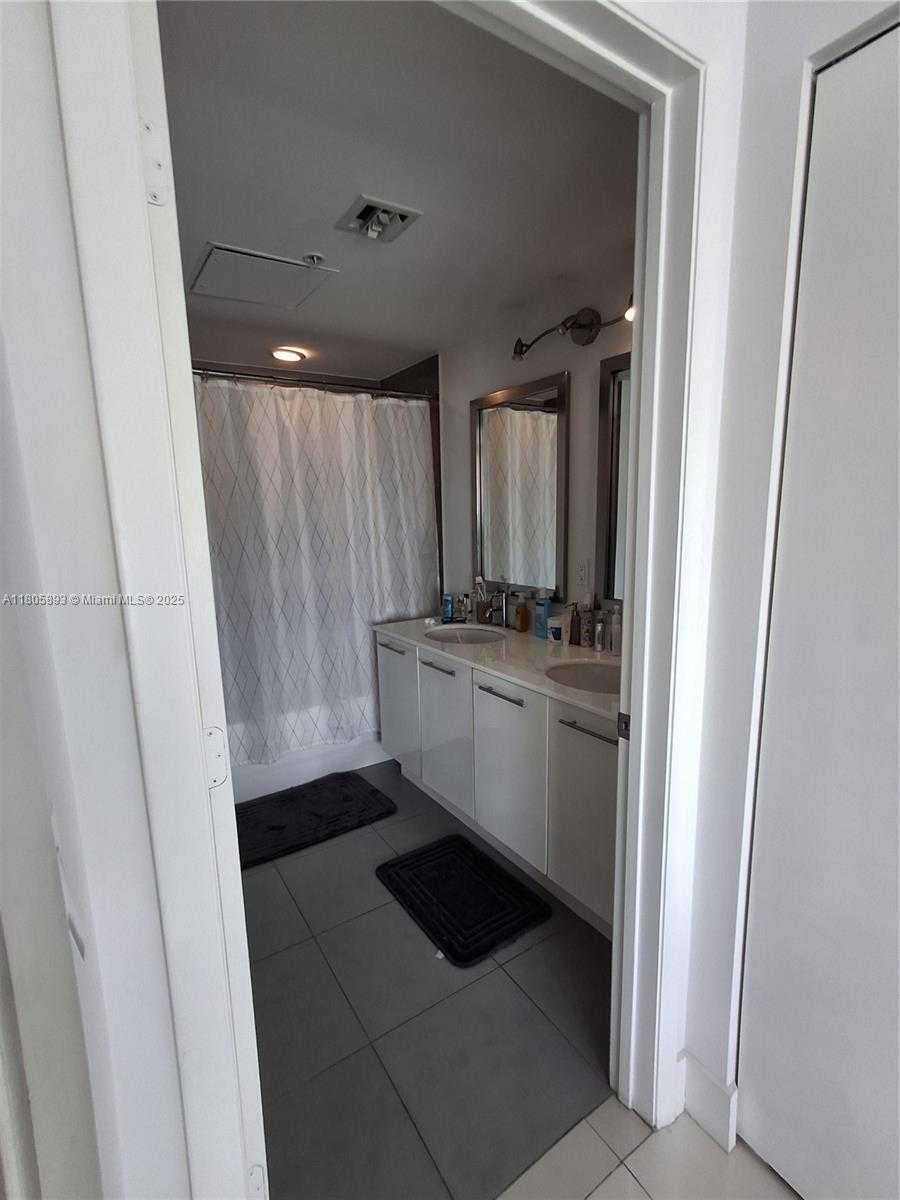 Small Image of 92 SOUTH WEST 3RD ST #3808, Miami Number 14