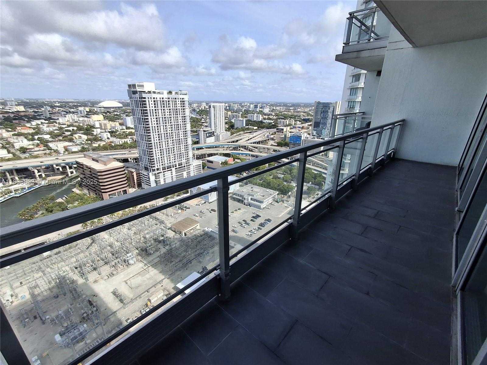 Small Image of 92 SOUTH WEST 3RD ST #3808, Miami Number 17