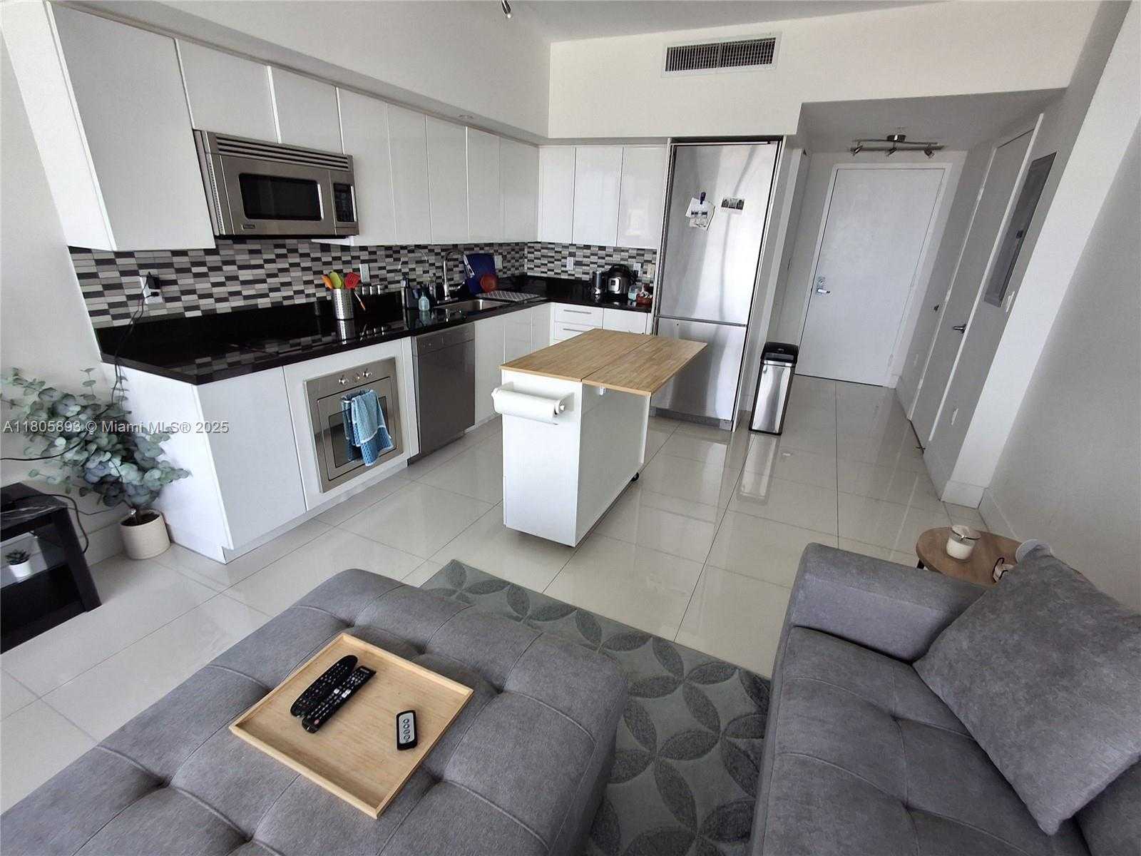 Small Image of 92 SOUTH WEST 3RD ST #3808, Miami Number 3