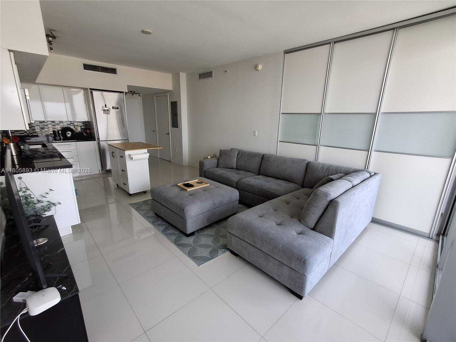Small Image of 92 SOUTH WEST 3RD ST #3808, Miami Number 8