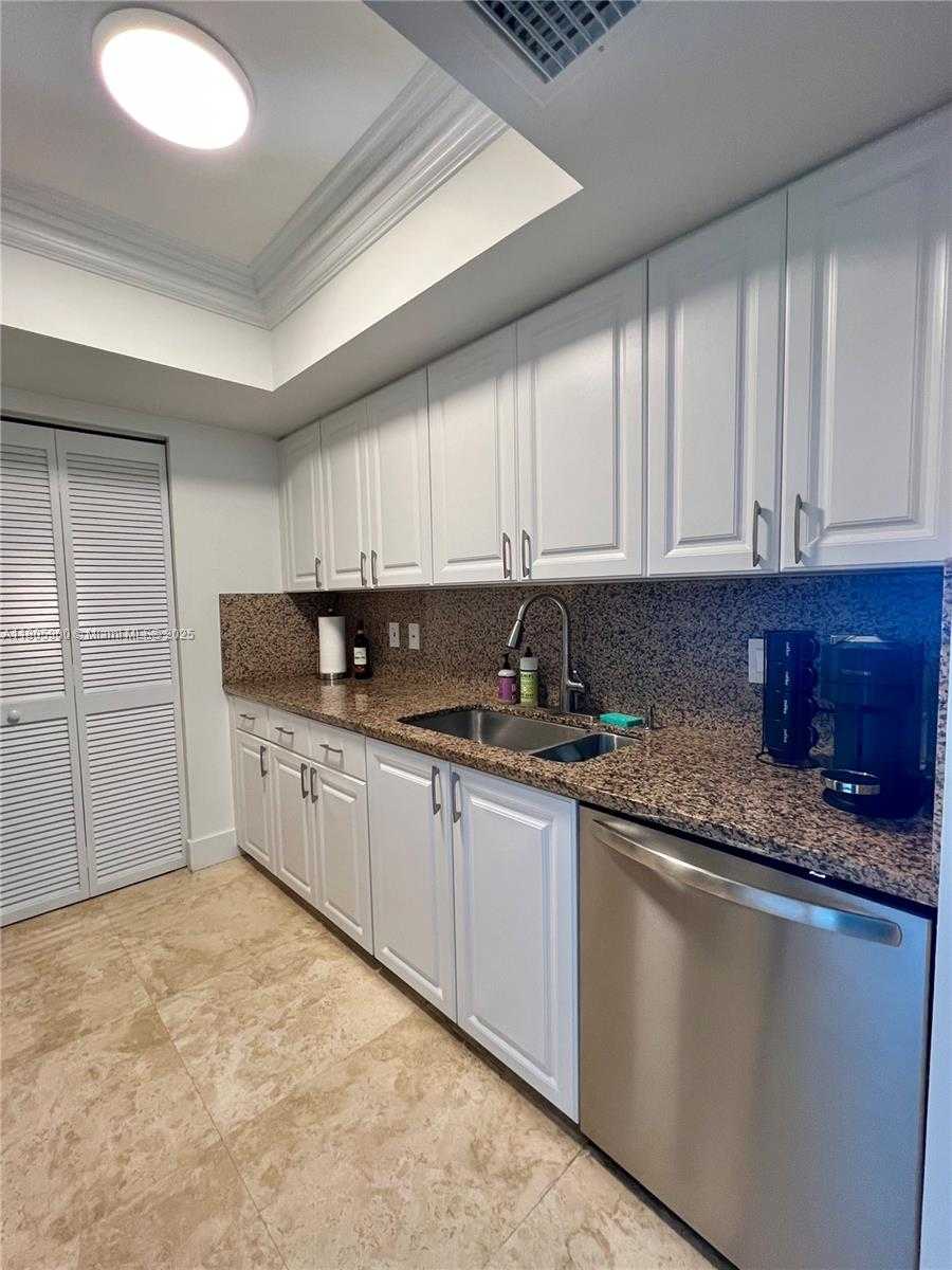 Small Image of 90 ALTON RD #3007, Miami Beach Number 14