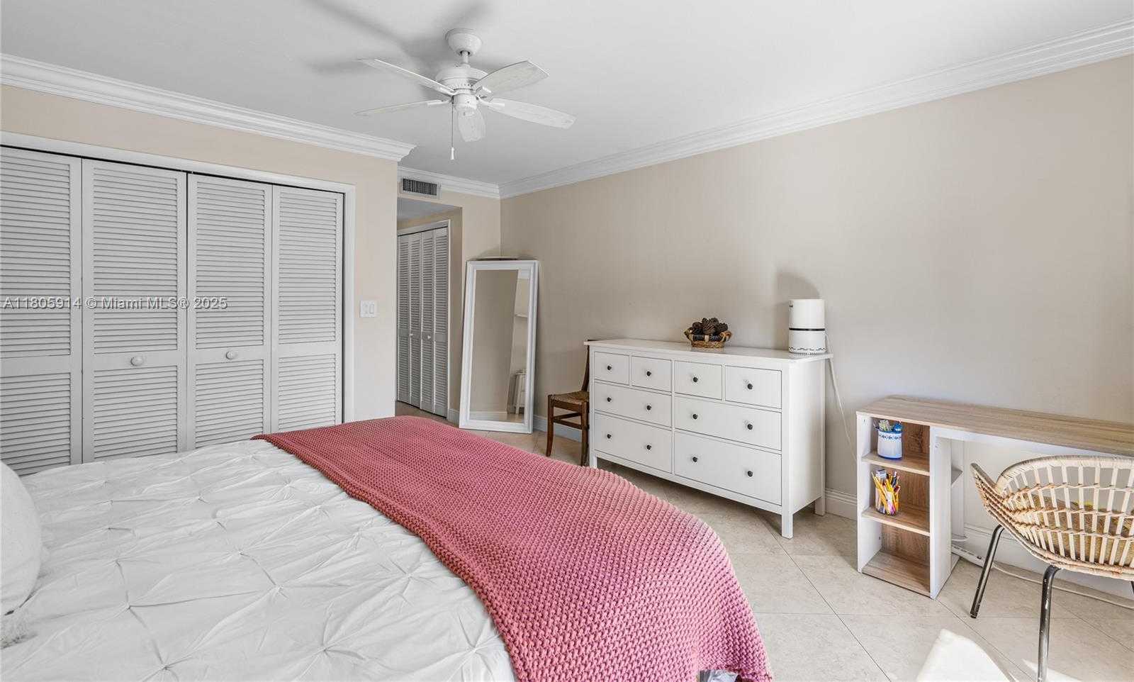 Small Image of 6815 EDGEWATER DR #104, Coral Gables Number 27