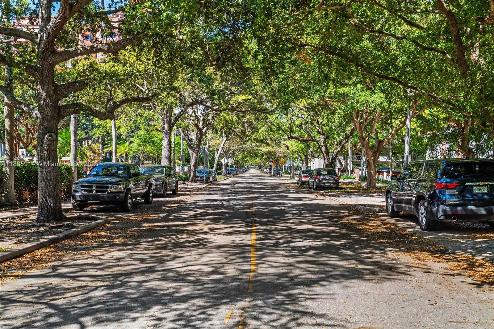 Small Image of 6815 EDGEWATER DR #104, Coral Gables Number 54