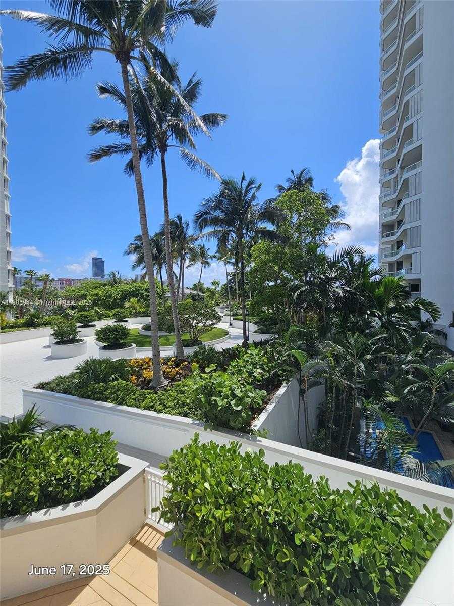 Small Image of 21050 POINT PL #501, Aventura Number 23