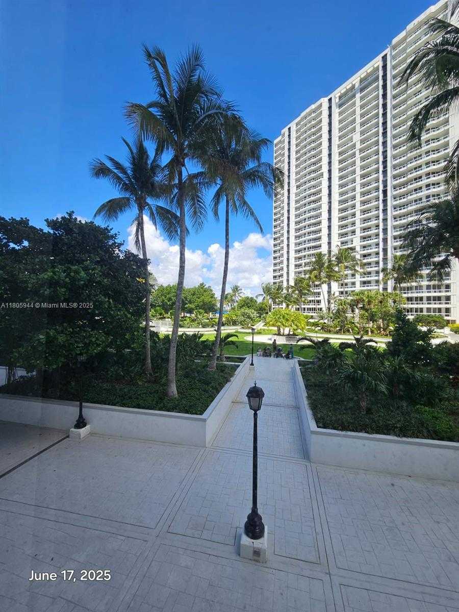 Small Image of 21050 POINT PL #501, Aventura Number 27