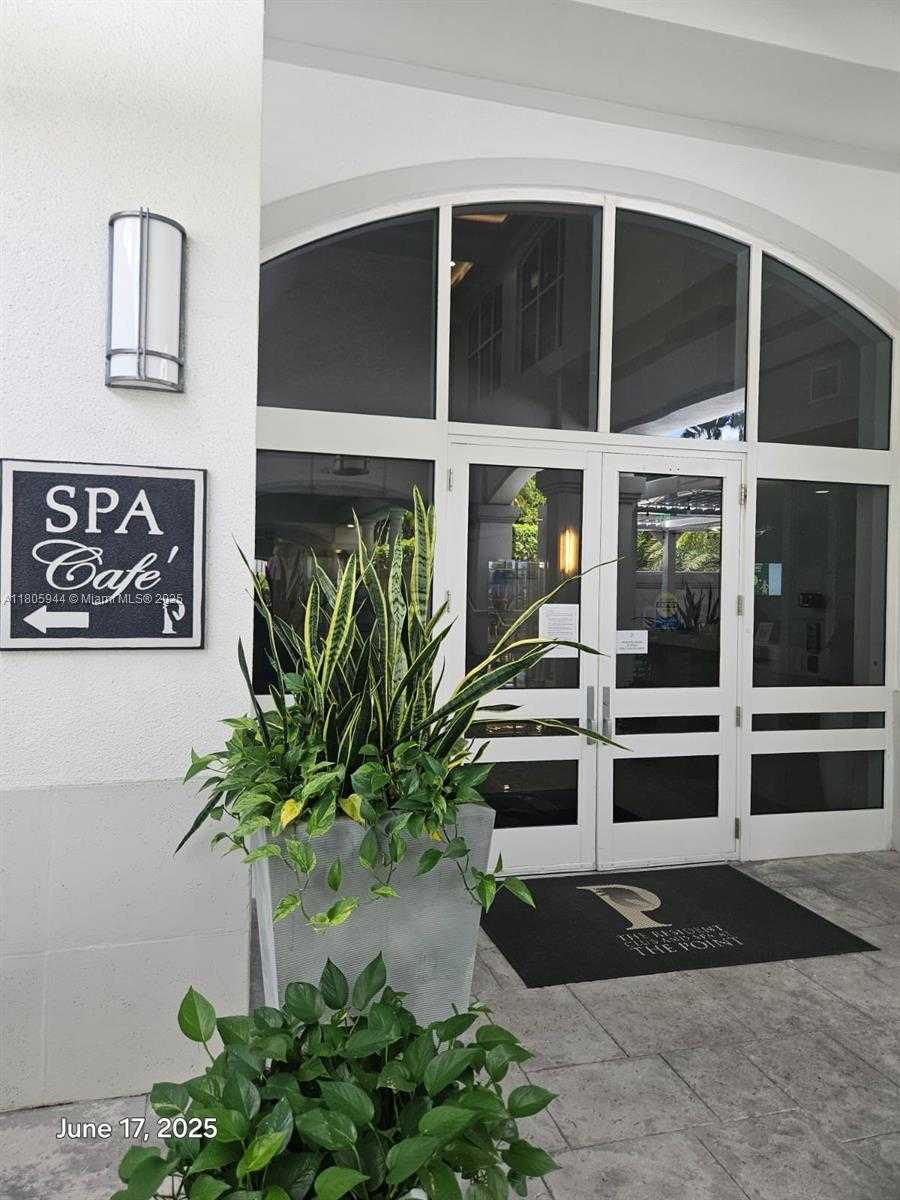 Small Image of 21050 POINT PL #501, Aventura Number 29