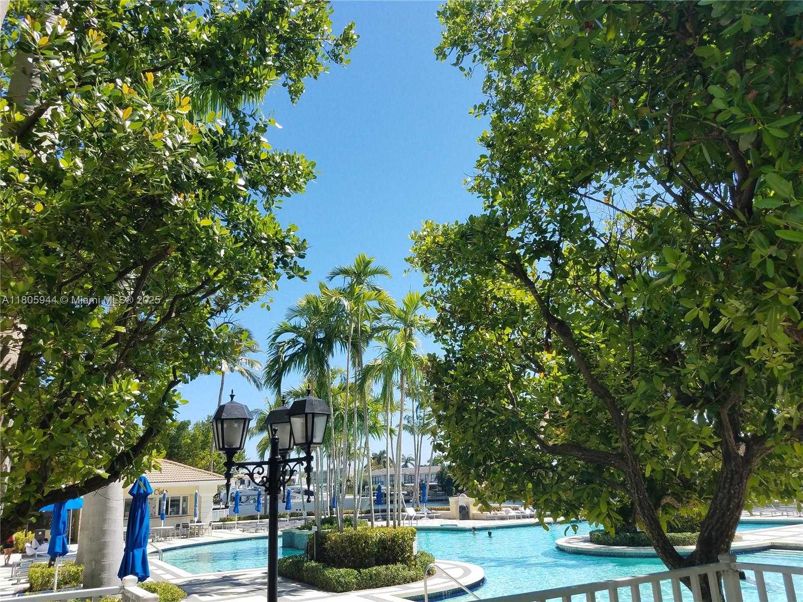 Small Image of 21050 POINT PL #501, Aventura Number 3