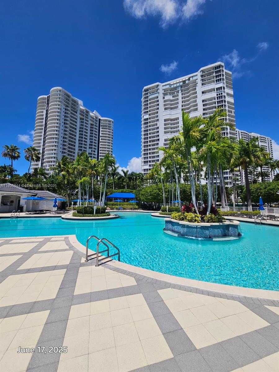 Small Image of 21050 POINT PL #501, Aventura Number 33