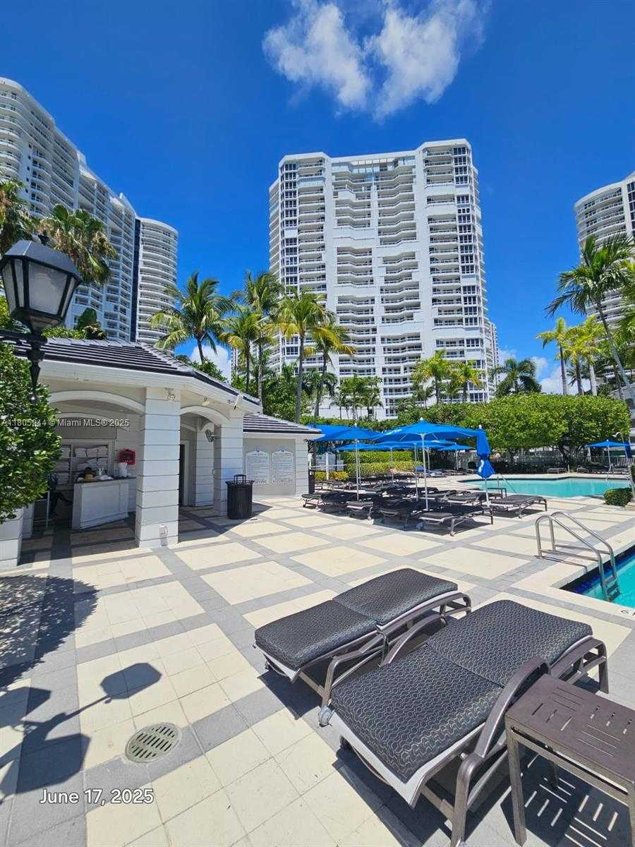 Small Image of 21050 POINT PL #501, Aventura Number 34