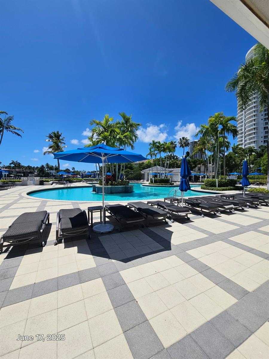 Small Image of 21050 POINT PL #501, Aventura Number 37