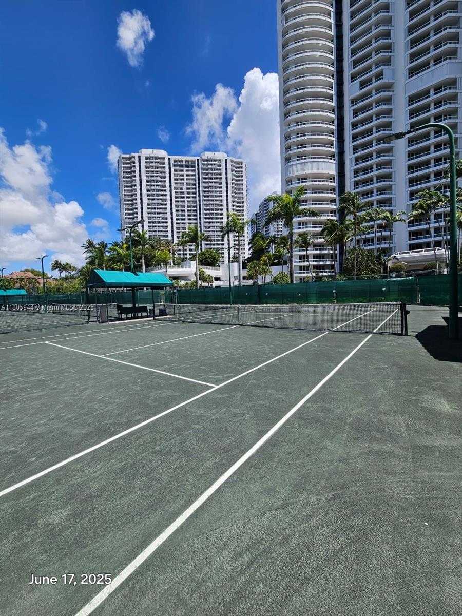 Small Image of 21050 POINT PL #501, Aventura Number 40