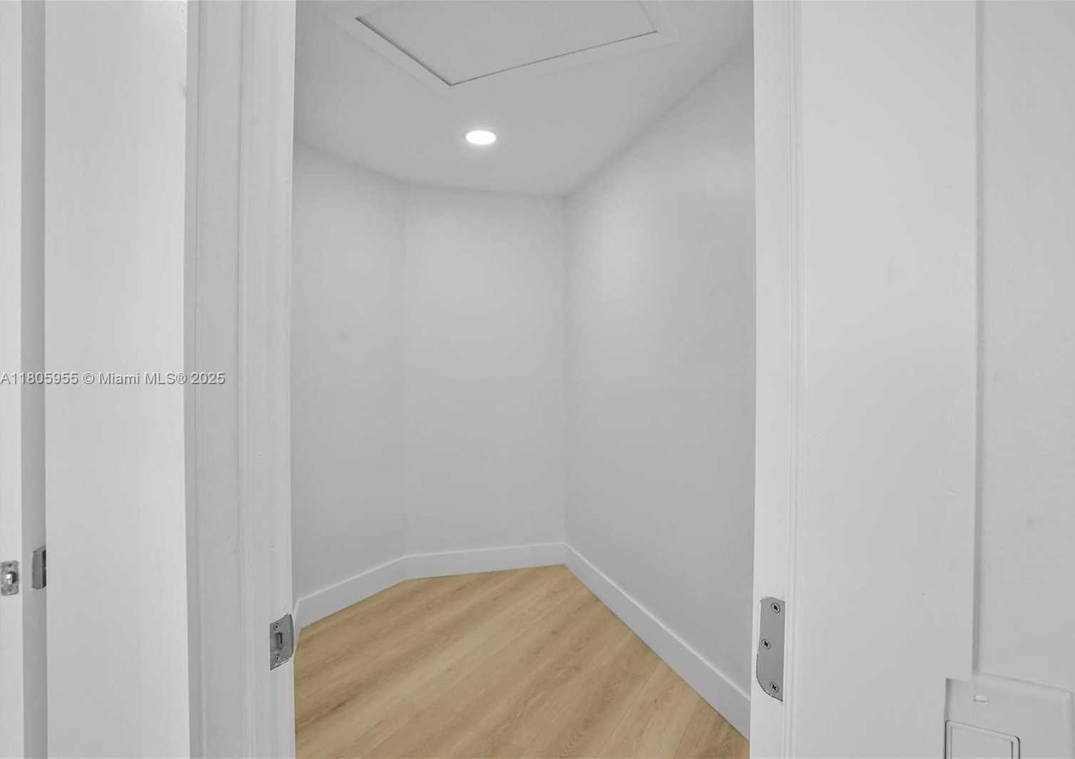Small Image of 9354 ARBORWOOD CIR #9354, Davie Number 10