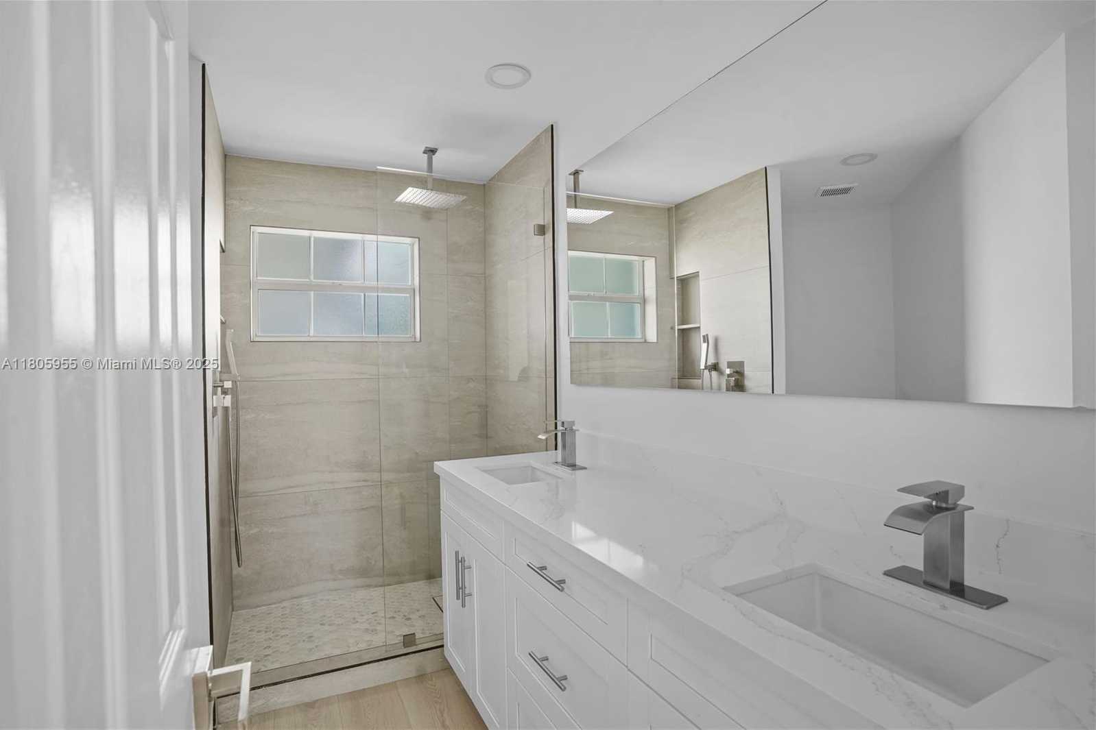 Small Image of 9354 ARBORWOOD CIR #9354, Davie Number 12
