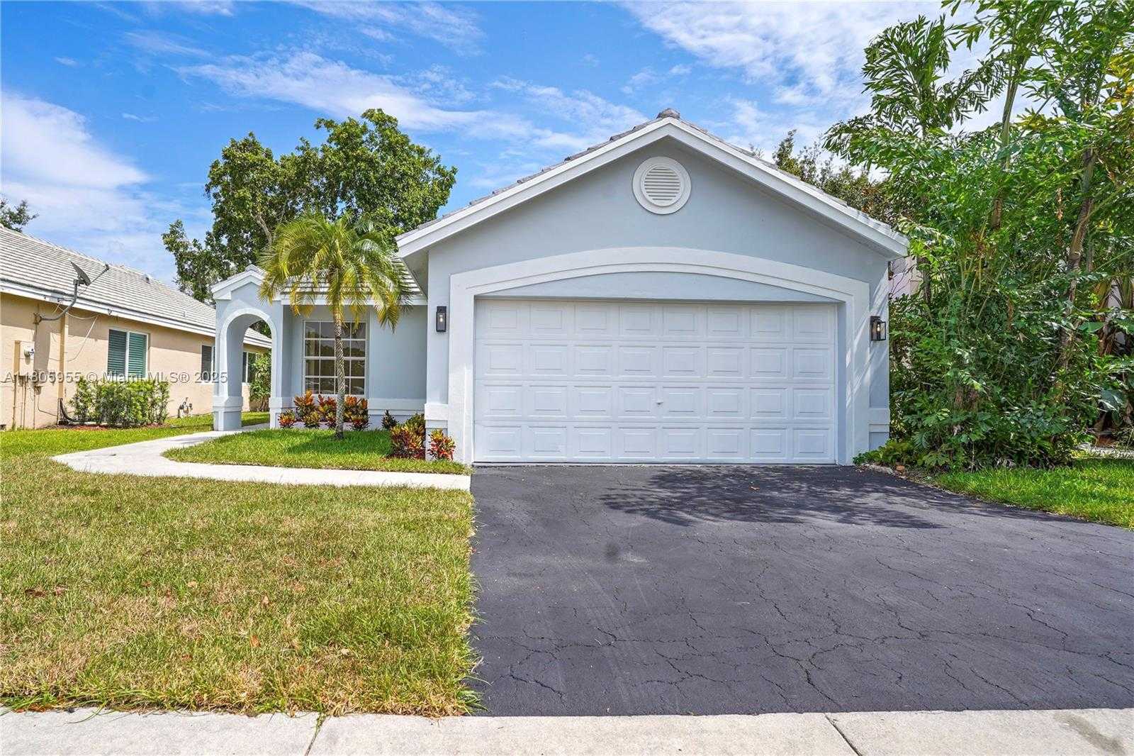 Small Image of 9354 ARBORWOOD CIR #9354, Davie Number 17