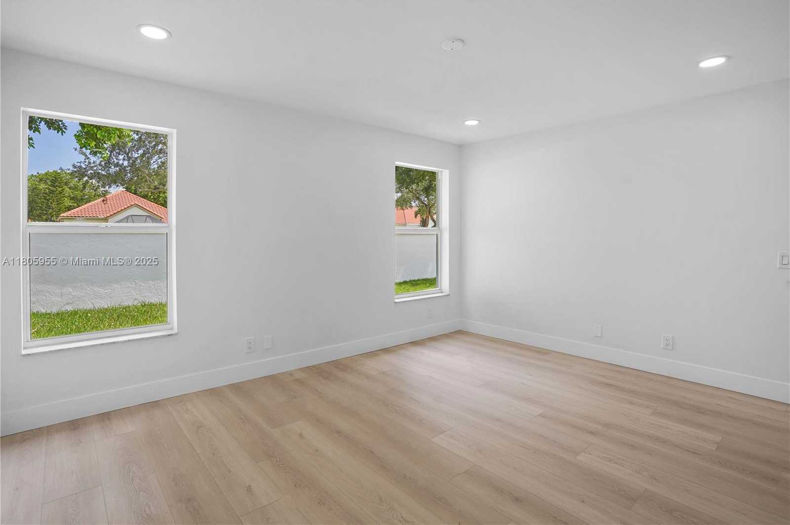 Small Image of 9354 ARBORWOOD CIR #9354, Davie Number 8