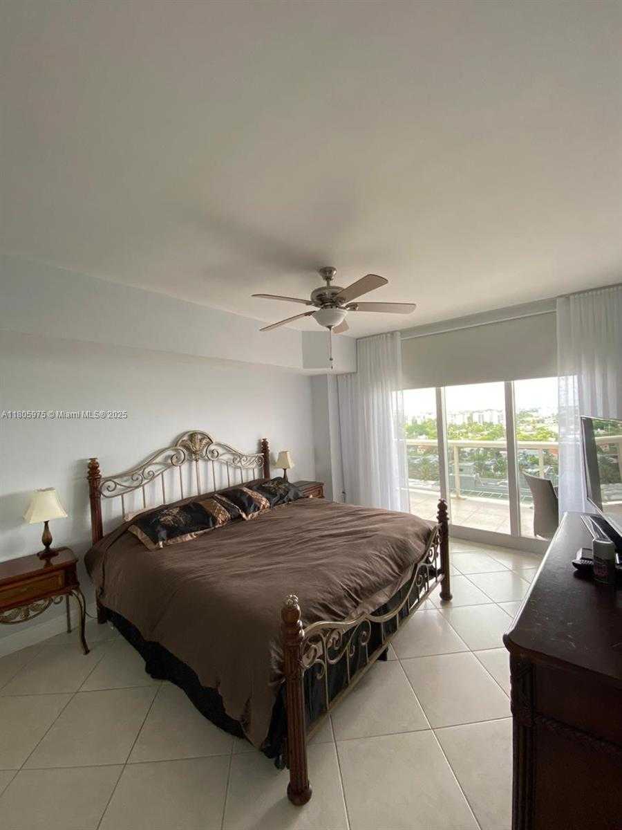 Small Image of 9559 #S9-F, Surfside Number 11