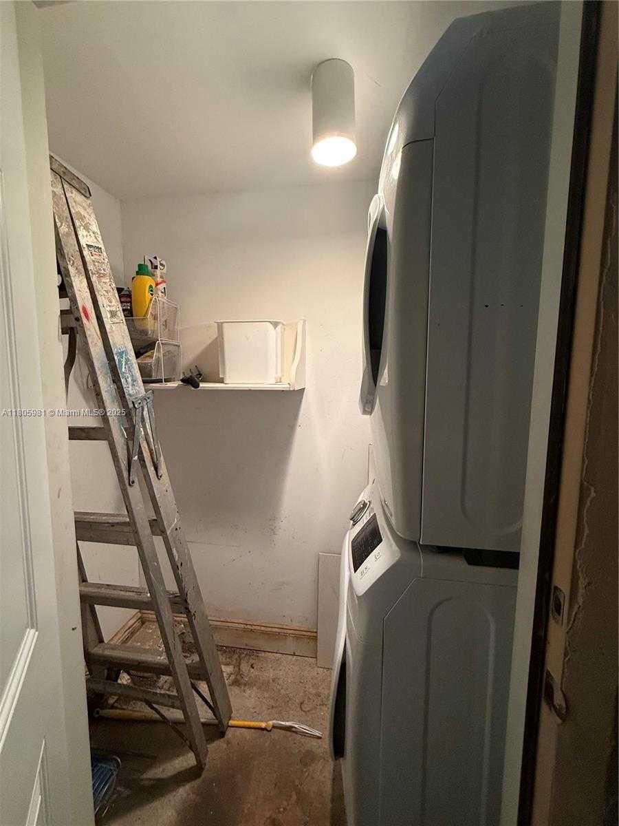 Small Image of 17268 NORTH WEST 60TH CT, Hialeah Number 22