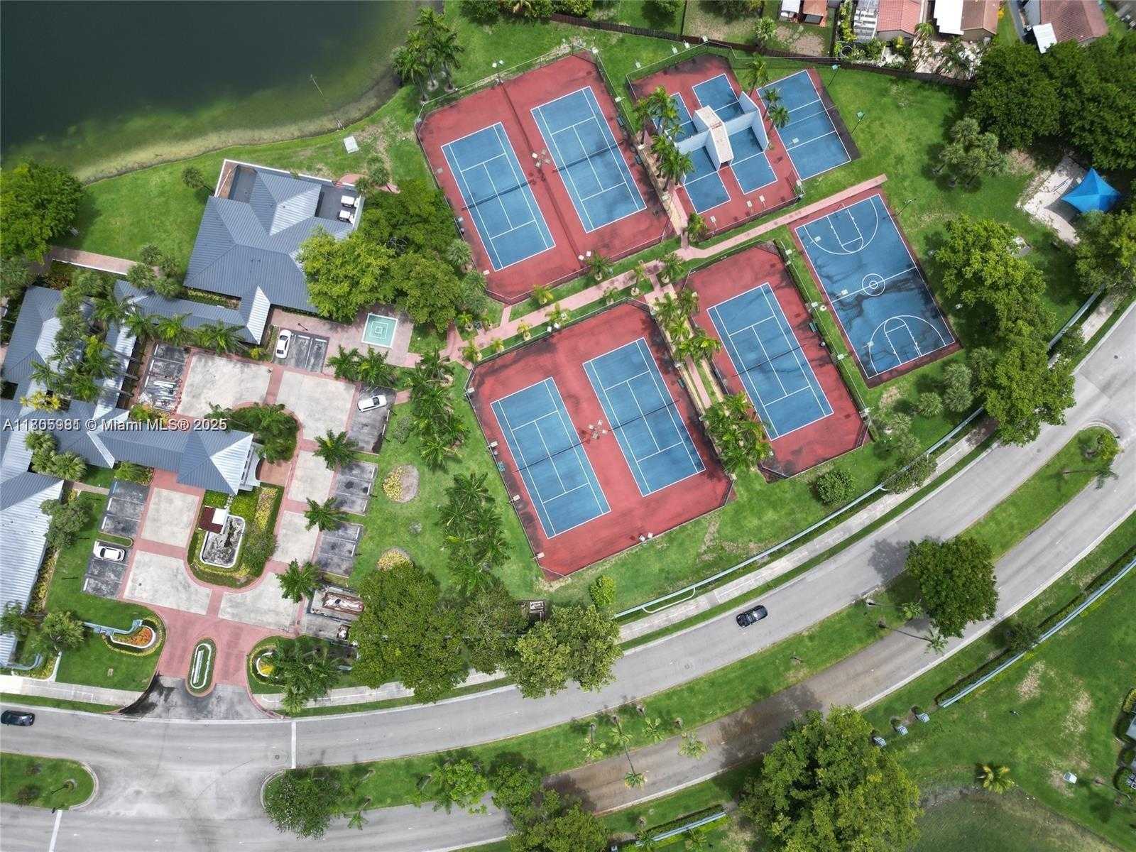 Small Image of 17268 NORTH WEST 60TH CT, Hialeah Number 29
