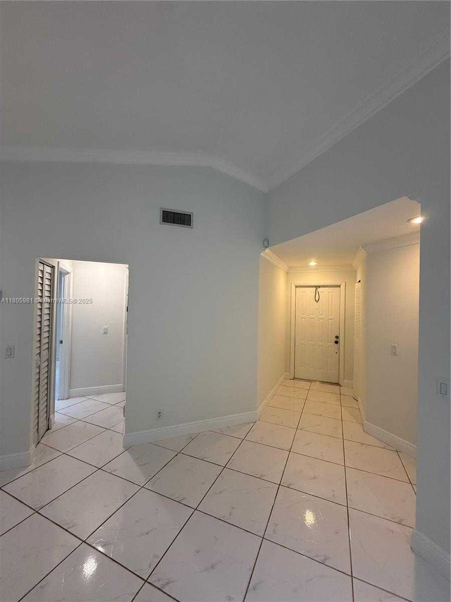 Small Image of 17268 NORTH WEST 60TH CT, Hialeah Number 3