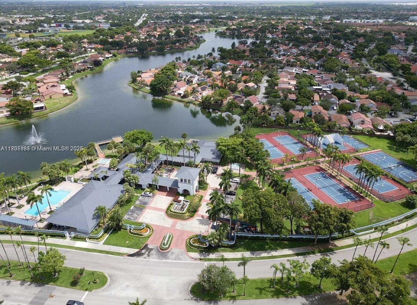 Small Image of 17268 NORTH WEST 60TH CT, Hialeah Number 30