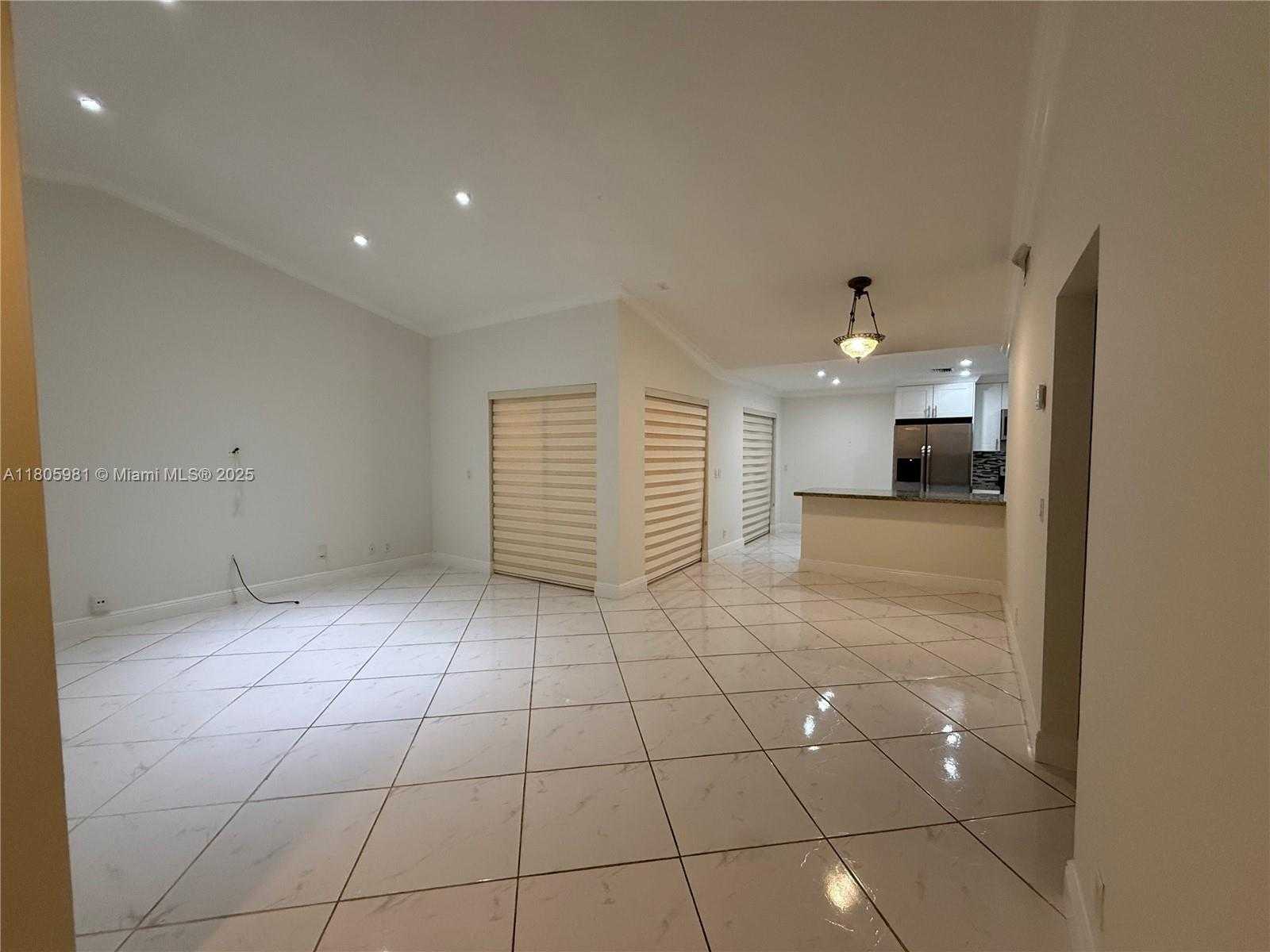 Small Image of 17268 NORTH WEST 60TH CT, Hialeah Number 4