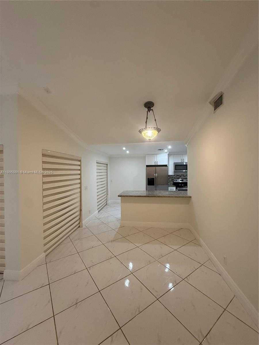 Small Image of 17268 NORTH WEST 60TH CT, Hialeah Number 6
