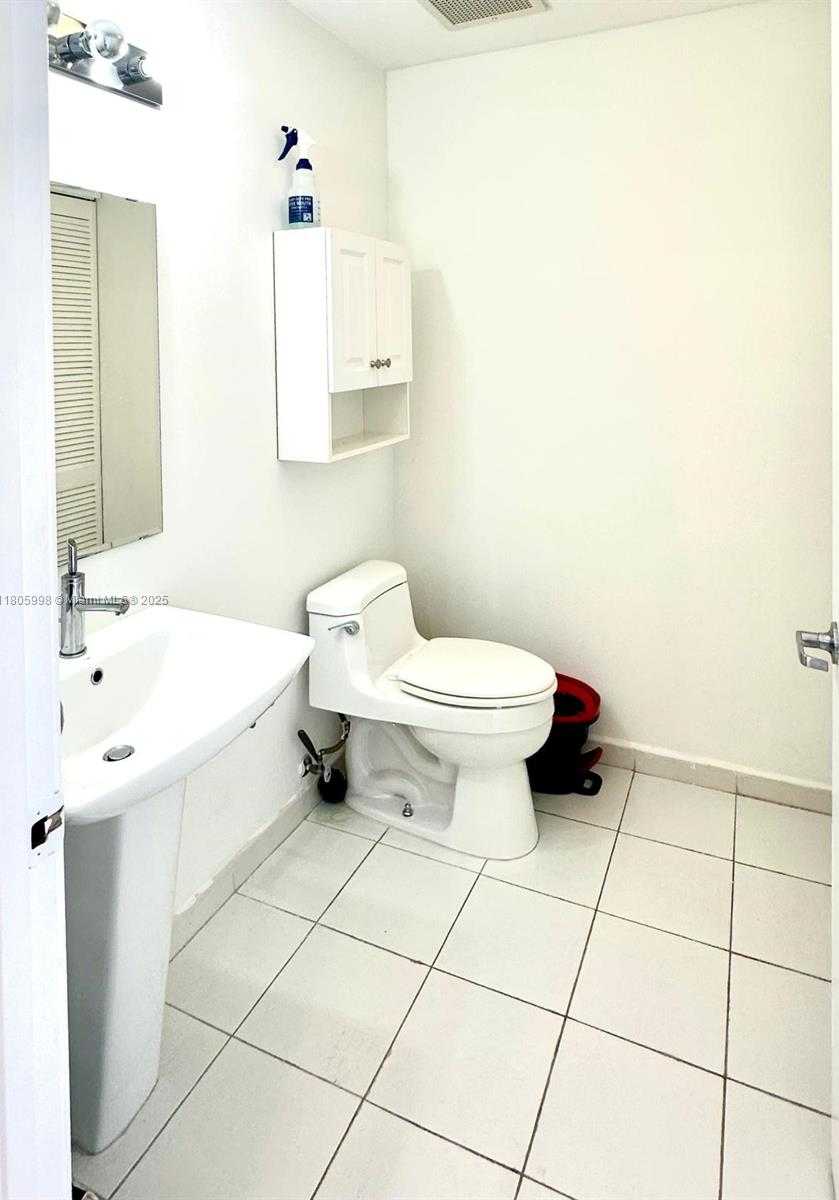 Small Image of 3470 EAST COAST AVE #H1103, Miami Number 13
