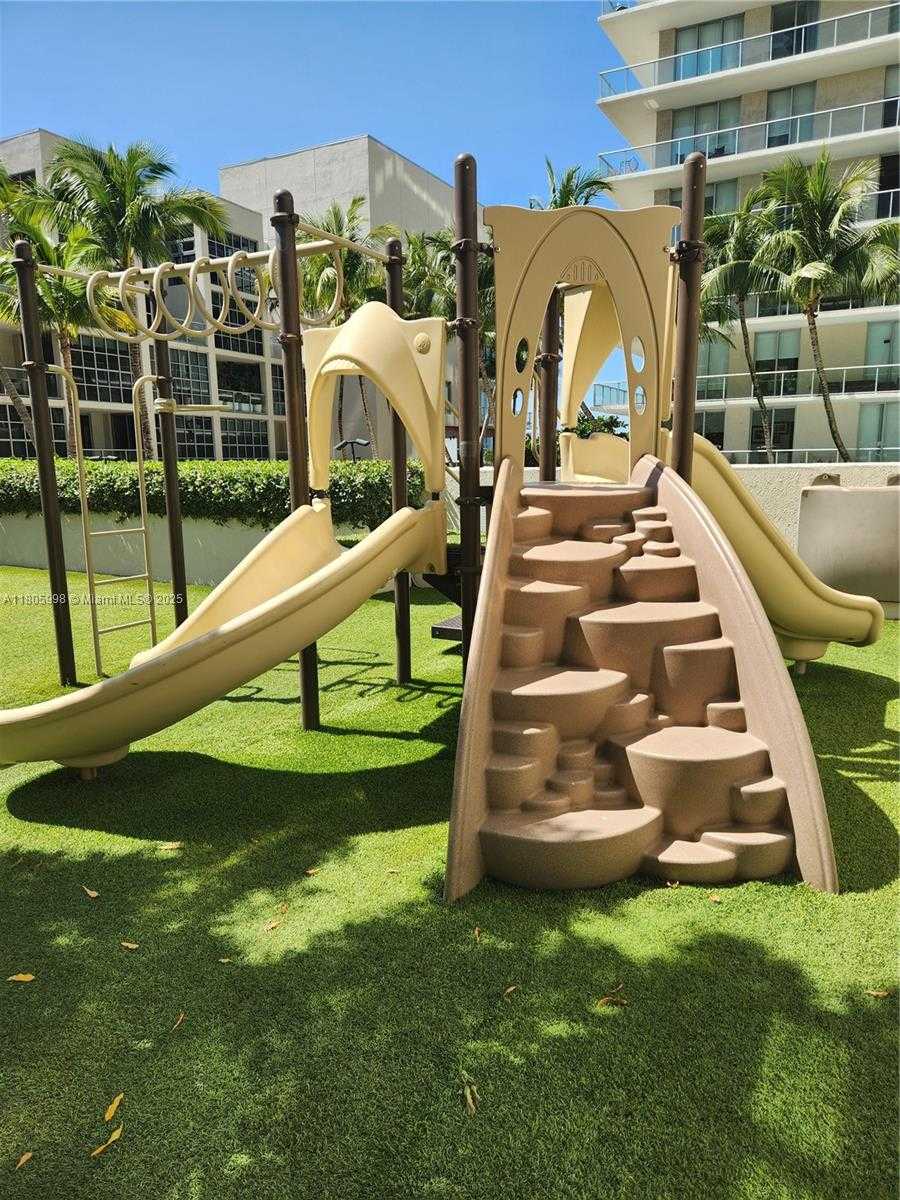 Small Image of 3470 EAST COAST AVE #H1103, Miami Number 31