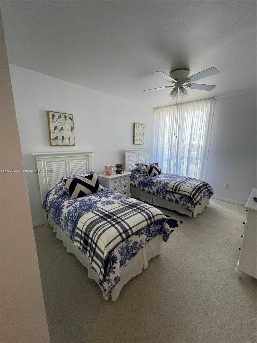 Small Image of 9559 #S6-G, Surfside Number 33