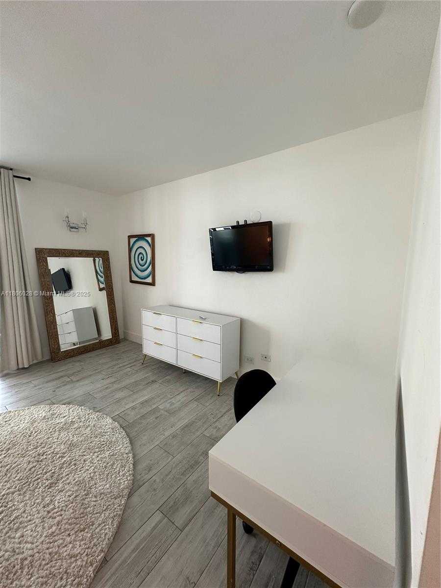 Small Image of 2301 COLLINS AVE #321, Miami Beach Number 13